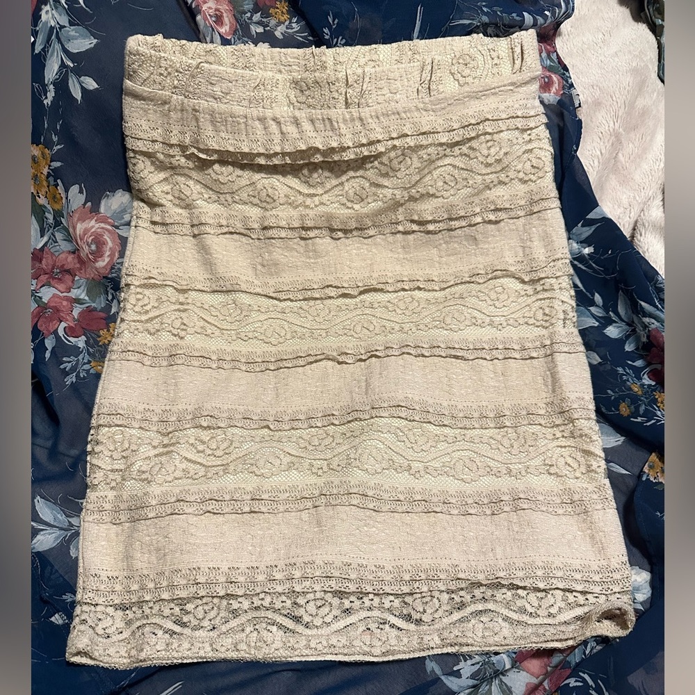Lace pencil skirt